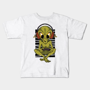 The green  Alien Gamer Kids T-Shirt